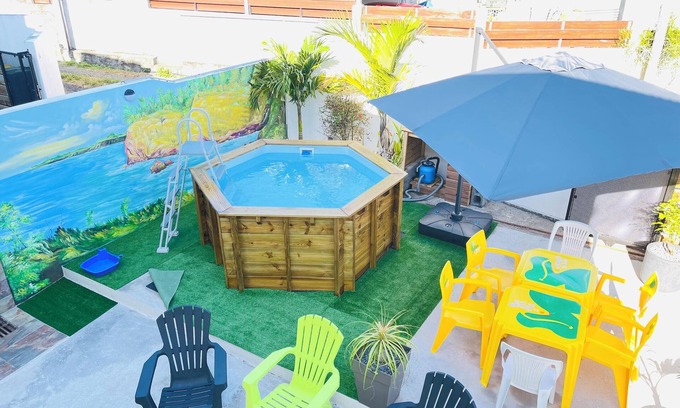 Saint-Joseph House | Homerez - Spacious House with Pool and Jacuzzi in Vincendo