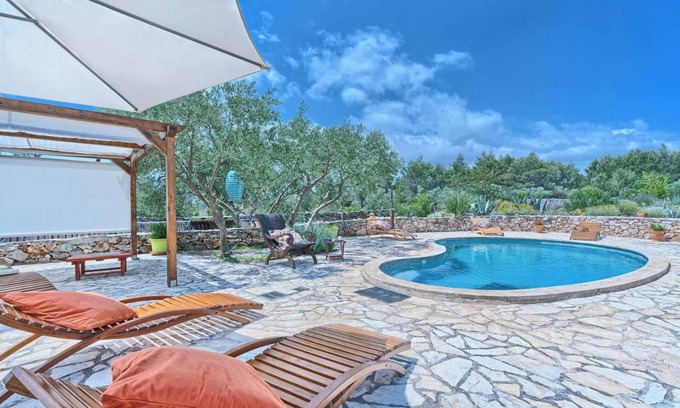 Cove Basina (Jelsa) House | Homerez - Spacious House with Private Pool in Stari Grad