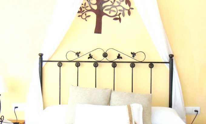 Mingorria House | Homerez - Spacious house for 6 ppl. with terrace at Mingorría