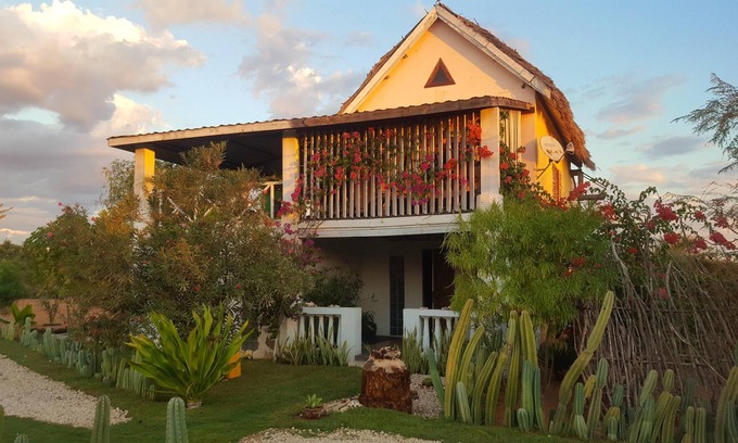 Ifaty House | Homerez - Spacious house for 8 ppl. with garden, terrace and balcony at Ifaty