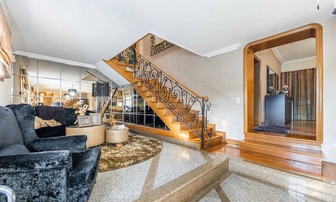 Paredes House | Homerez - Spacious House with Pool in Vandoma