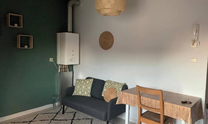Saint-Nicolas Apartment | Homerez - Studio in Saint-Nicolas, city view