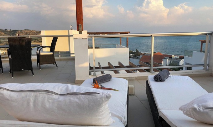 Pegeia Villa | Homerez - Villa in Peyia, Sea View
