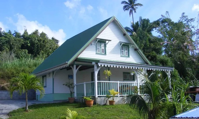 Lepinay Villa | Homerez - Villa in Sainte-Luce
