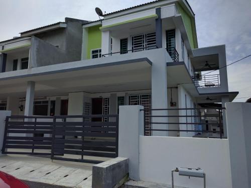 Kuala Kangsar House | Homestay Mama D'Chandan