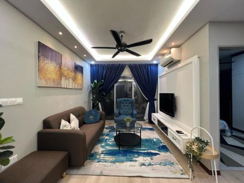 Sungai Buloh Apartment | Homestay Rifhan D Tasik Biru Kundang, Gamuda Garden