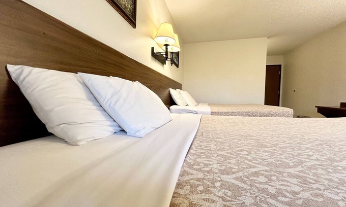 Wolf Point Hotel | Homestead Inn