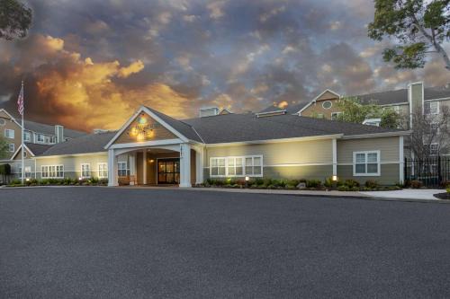 Newark Hotel | Homewood Suites by Hilton Newark Fremont