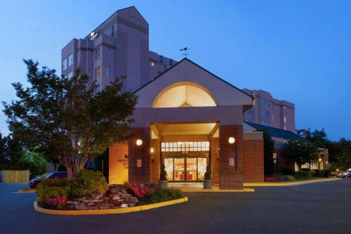 Merrifield Hotel | Homewood Suites by Hilton Falls Church