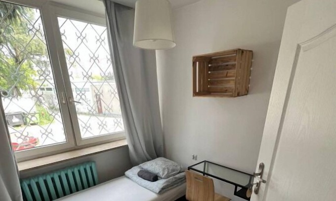Saska Kepa House | Homey Accommodation w/ Parking! Short Drive to Copernicus Science Center!