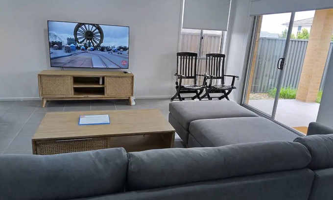 Currans Hill House | Homey Holiday House