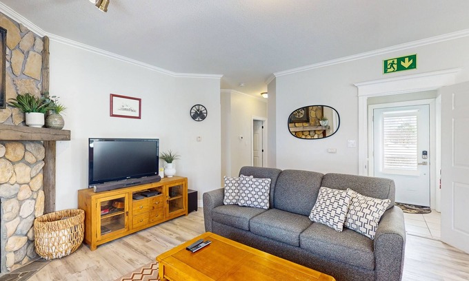 The Blue Mountains House | Homey retreat w/shared pool - near golf and Blue Mountain Village
