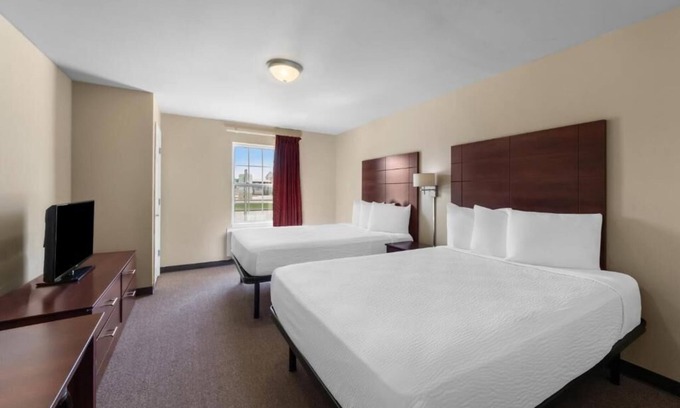Pleasanton Hotel | Homey Space: Rustic Room Ideal for Extended Travel Stays