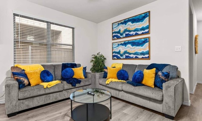 Lincoln Park House | Homify360 - The Escape | One level home long stays