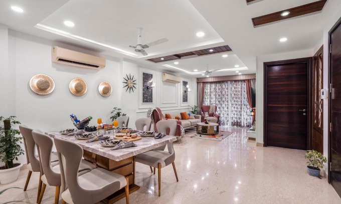 Saket Apartment | Homlee-Pentagon 5 BHK luxurious-Lift-Parking-Saket