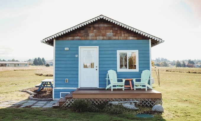 Sequim Cottage | Honeymoon Cottage - King, Jetted tub, Private