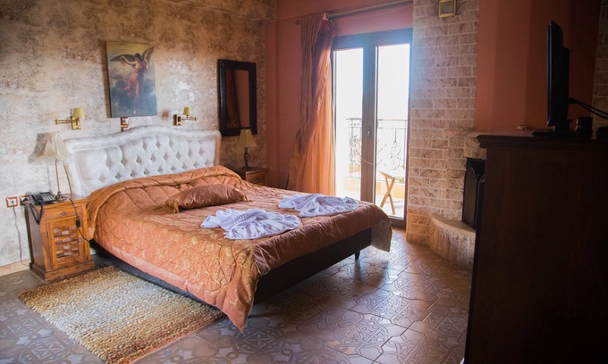 Krionerion Apartment | Honeymoon Suite Two Space Apartment