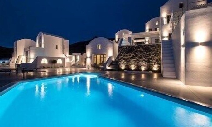 Akrotiri Apartment | Honeymoon Suite with Private Pool