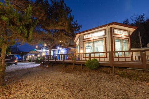 Seo House | Hongcheon Nolleowa Aegyeondongban Pension