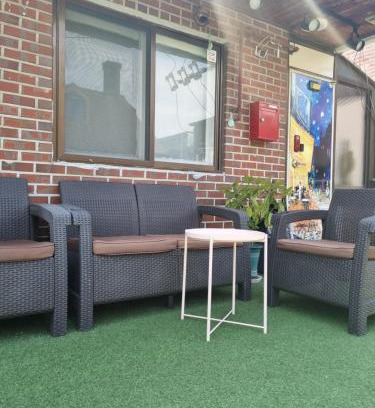 Hapjeong-dong Villa | Hongdae Sky View Private Roof Garden 2BR 2QB 1SSB 합정역 5분 단독하늘정원