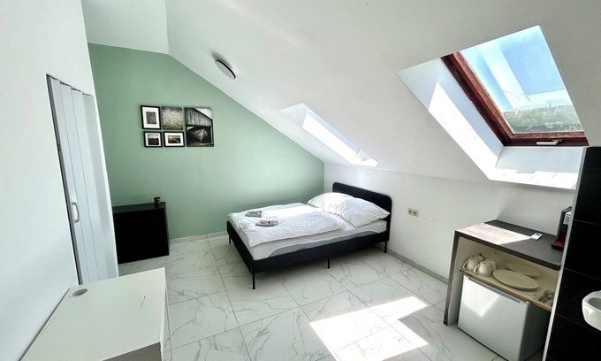 Poestlingberg Apartment | HONOR - Ideal for 2
