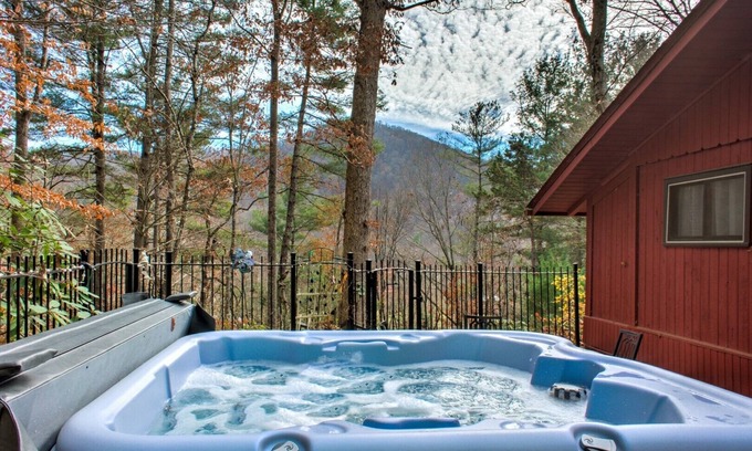 Weaverville Cabin | Hoot on the Hill | Decks, Fire Pits & Garden Charm + Biltmore Pass | Near AVL
