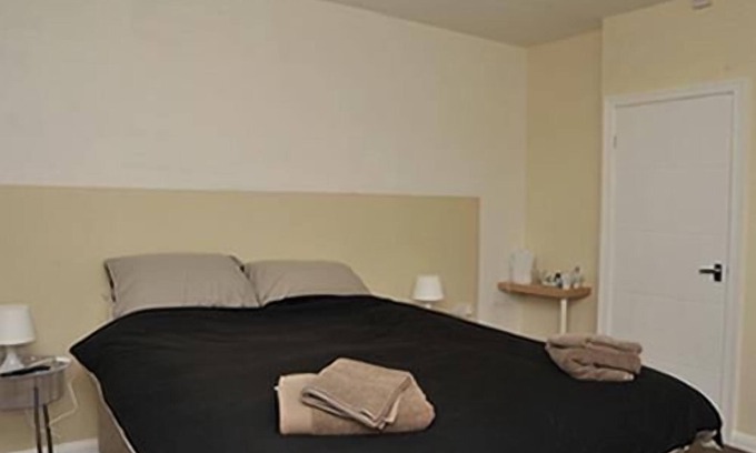 Whickham House | Hoppers Cottage Guest House - King Superior