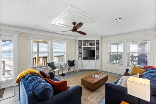 Galveston House | Horizon Haven Beachfront Escape