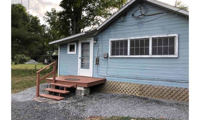 Manns Choice House | Horns Cabins- Mountain View Cabin 2 queen beds!