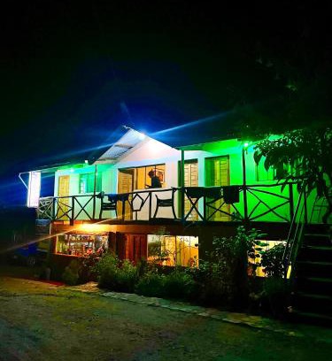 Santa Teresa Hotel | Hospedaje el Mirador