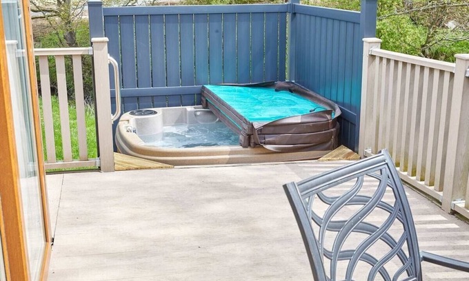 Morpeth Cabin | Host & Stay | Butterfly Lodge