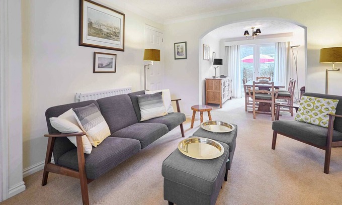 South Charlton House | Host & Stay | Homewood