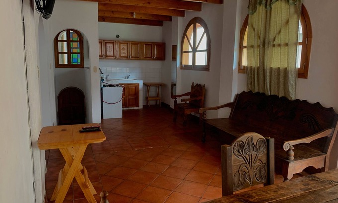 Panajachel Hostel | Hostal Dulces Sueños, Calle Santander, 50 meters before reaching Lake Atitlan