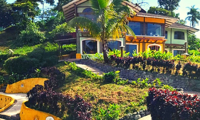 San Miguel de los Bancos Hotel | Hosteria El Encanto