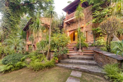 Gurugram Villa | Hostie Chinar Haveli - Heritage home with Pool, Gurgaon