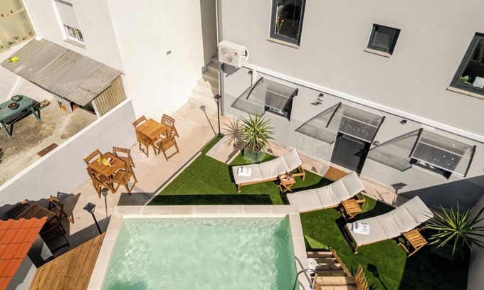 Sao Mamede de Infesta Apartment | HostWise - Vibrant Urban Flat