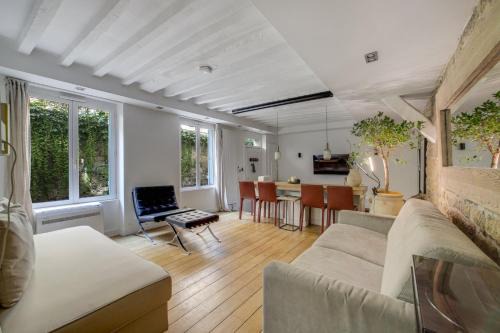 Quartier de la Porte-Saint-Denis Apartment | Hot Hot Hot Loft Faubourg Saint-Denis