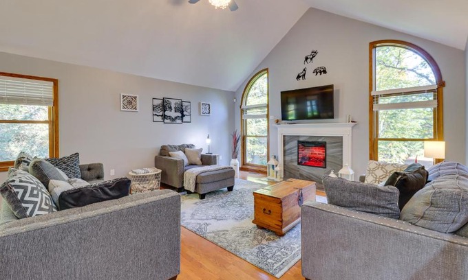 Reeders House | Hot Tub, Deck and Game Room Spacious Poconos Escape
