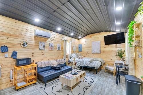 Catlettsburg Apartment | Hot Tub, Fire Pit Lake-View Catlettsburg Getaway!