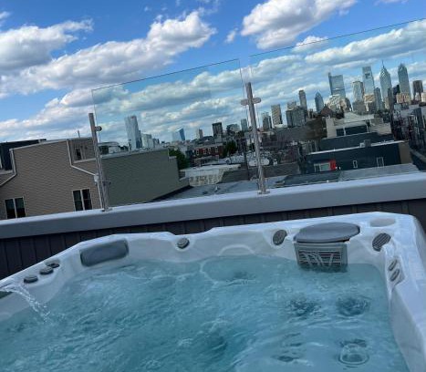 Newbold House | Hot Tub Four Seasons