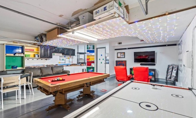 West Valley City House | Hot Tub Gameroom Great Location Sparkling Clean