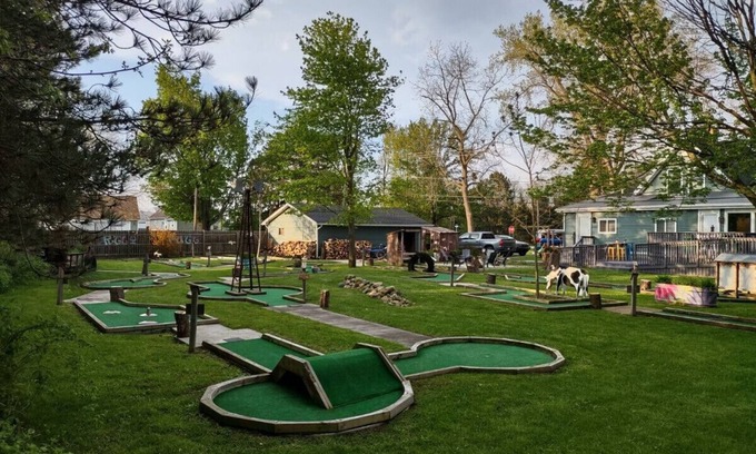 Port Sanilac House | Hot Tub | PickleBall | Putt Putt