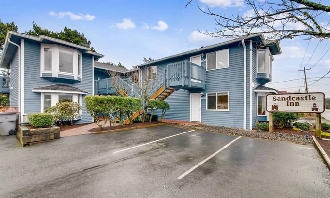 Downtown Cannon Beach Hotel | Hotel ∙ 1 bedroom ∙ 4 guests