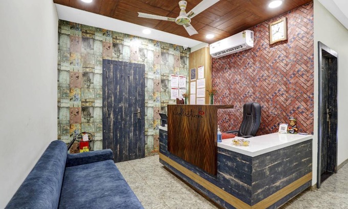 Pune Hotel | Hotel ∙ 3 guests