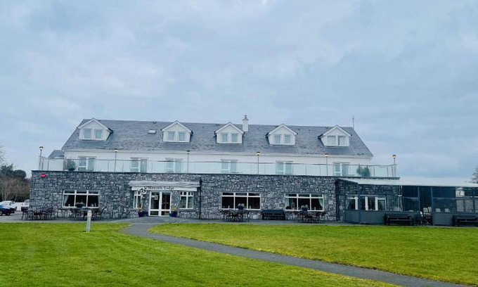 Creagh Hotel | Hotel ∙ 3 guests