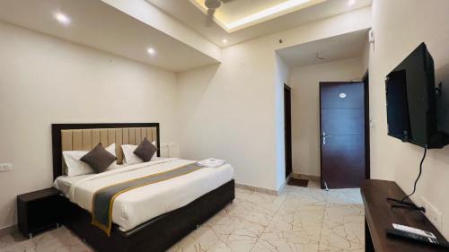 Chikkajala House | Hotel Airdrome Inn
