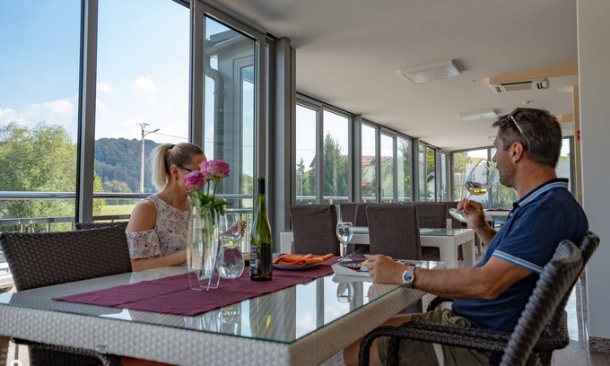 Netretic Hotel | Hotel Amarilis
