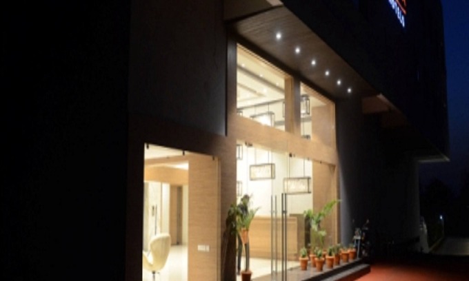 Rajnandgaon Hotel | Hotel Amora