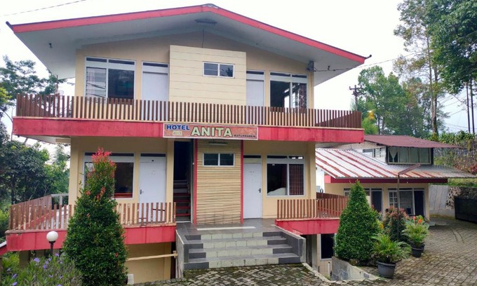 Baturaden Hotel | Hotel Anita Baturaden Mitra RedDoorz