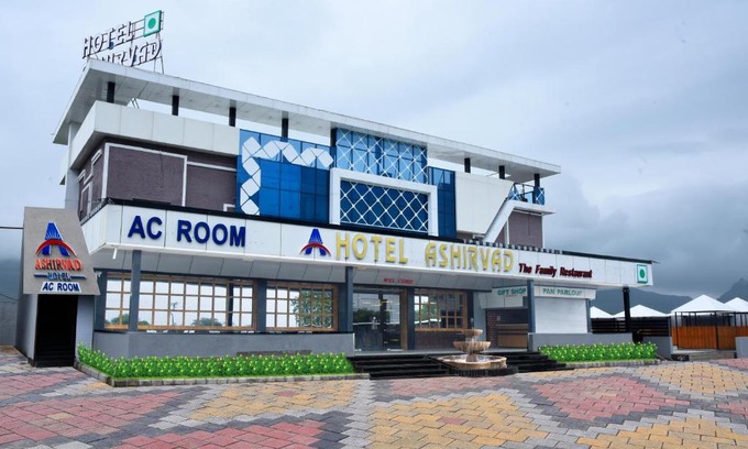 Chandvad Hotel | Hotel Ashirvad